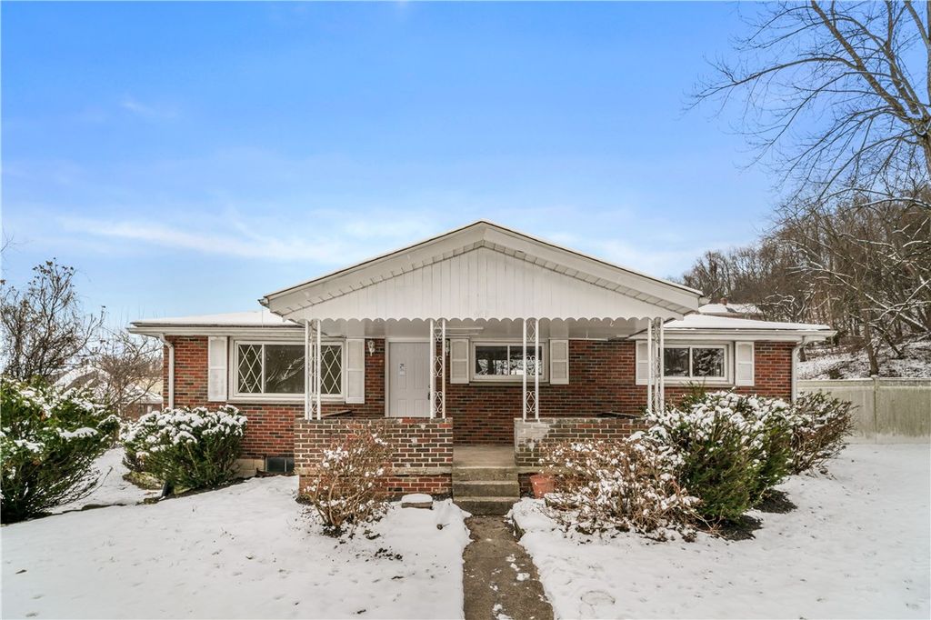 707 Clark Ave, Jeannette, PA 15644