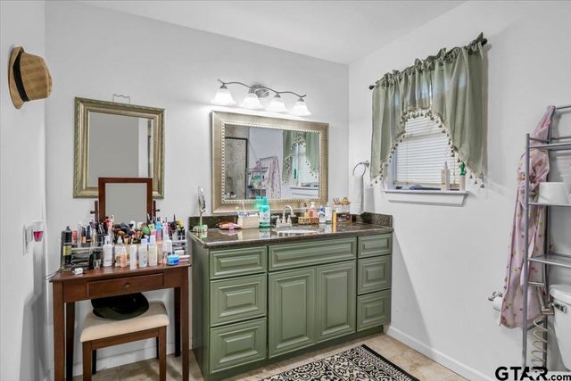 2631 Amy Ln, Tyler, TX 75701