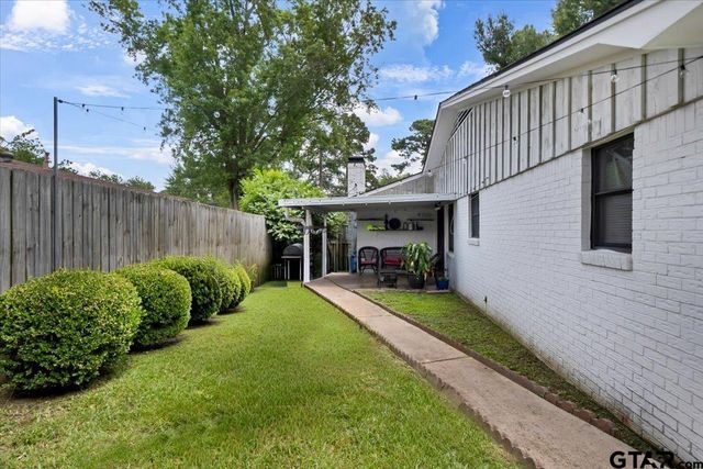 2631 Amy Ln, Tyler, TX 75701