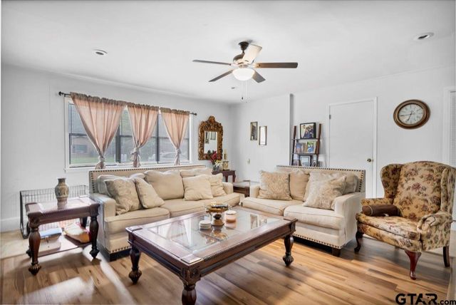 2631 Amy Ln, Tyler, TX 75701