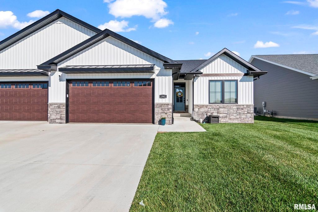 1502 DEARBORN Drive, Springfield, IL 62711