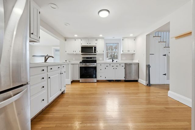 54 Rabbit Rd, Salisbury, MA 01952