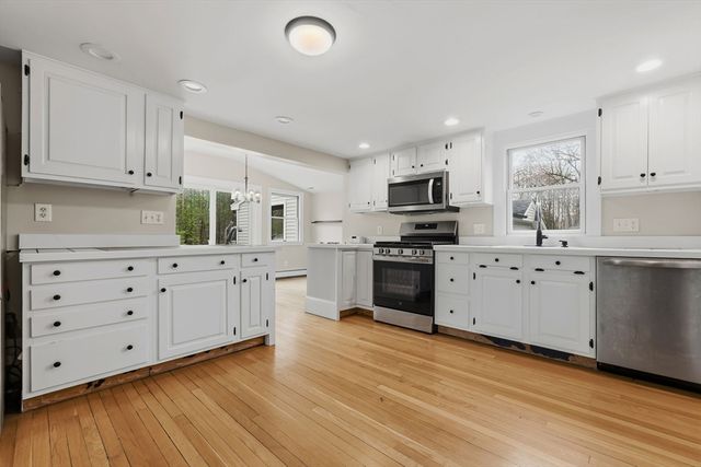 54 Rabbit Rd, Salisbury, MA 01952
