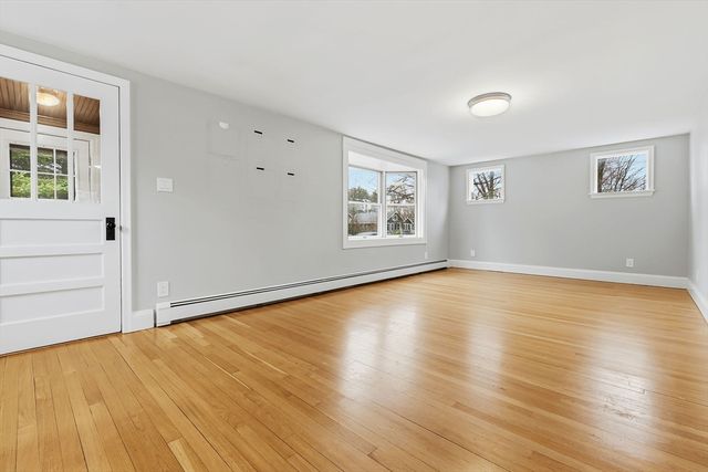 54 Rabbit Rd, Salisbury, MA 01952
