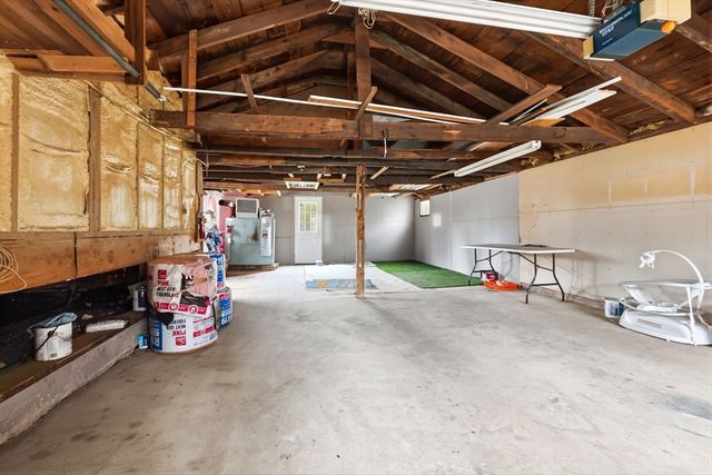 54 Rabbit Rd, Salisbury, MA 01952