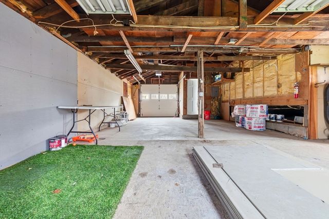 54 Rabbit Rd, Salisbury, MA 01952
