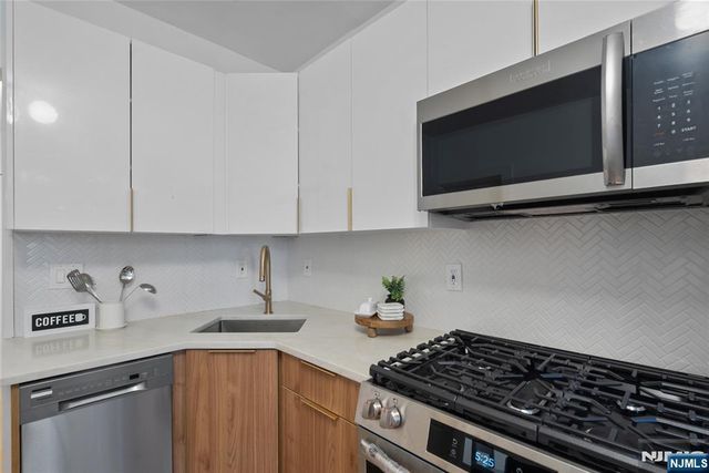 110 Maple 1, Weehawken, NJ 07086