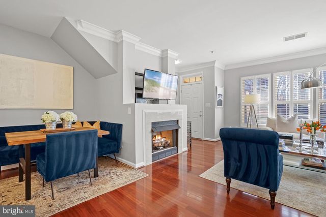 5087 DONOVAN DR, Alexandria, VA 22304