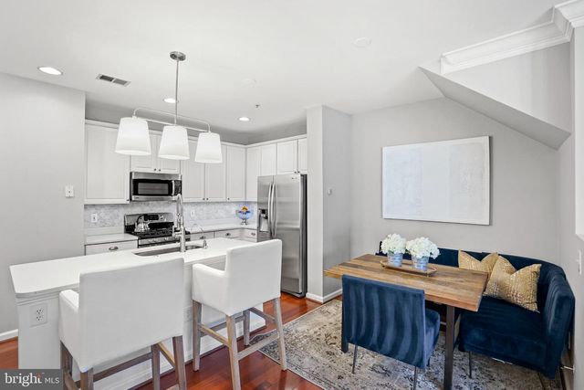 5087 DONOVAN DR, Alexandria, VA 22304