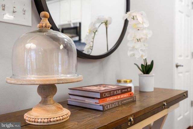 5087 DONOVAN DR, Alexandria, VA 22304