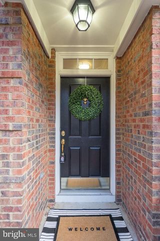 5087 DONOVAN DR, Alexandria, VA 22304