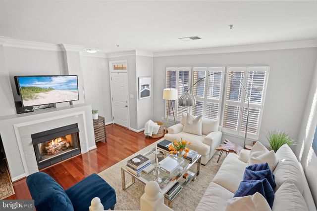 5087 DONOVAN DR, Alexandria, VA 22304