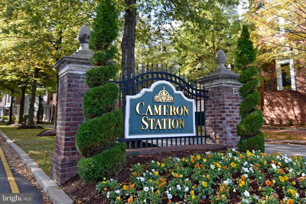 5087 DONOVAN DR, Alexandria, VA 22304