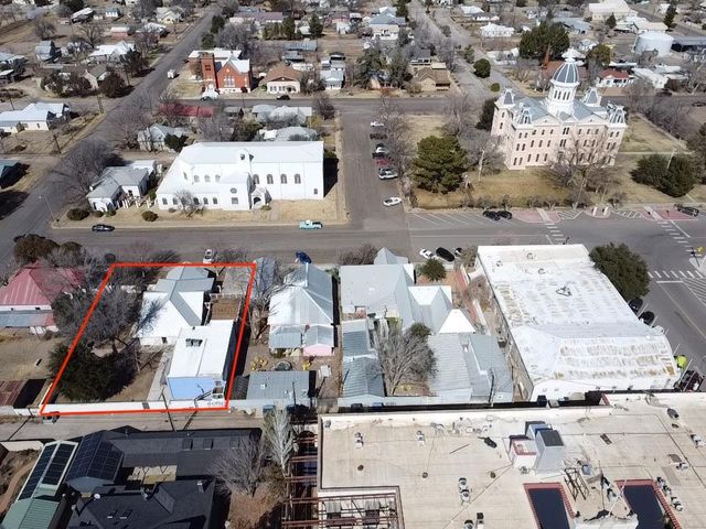 121 W Lincoln St, Marfa, TX 79843