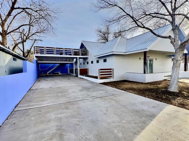 121 W Lincoln St, Marfa, TX 79843