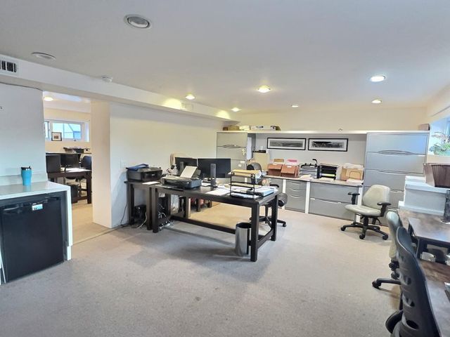 121 W Lincoln St, Marfa, TX 79843