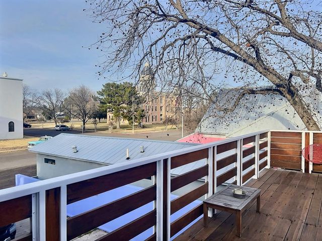 121 W Lincoln St, Marfa, TX 79843