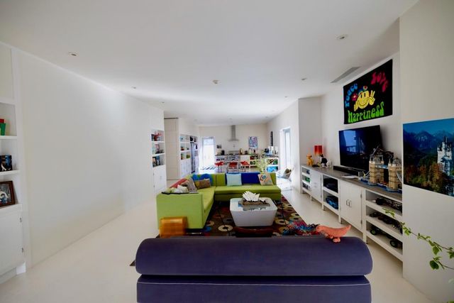 121 W Lincoln St, Marfa, TX 79843