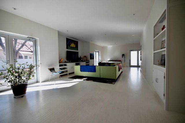 121 W Lincoln St, Marfa, TX 79843