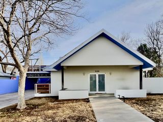 121 W Lincoln St, Marfa, TX 79843