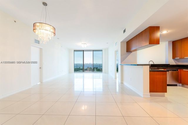 7901 Hispanola Ave 1012, North Bay Village, FL 33141