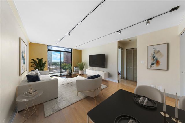 3900 N PINE GROVE Avenue 910, Chicago, IL 60613