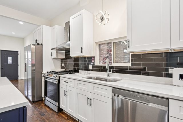 6547 S Langley Avenue, Chicago, IL 60637