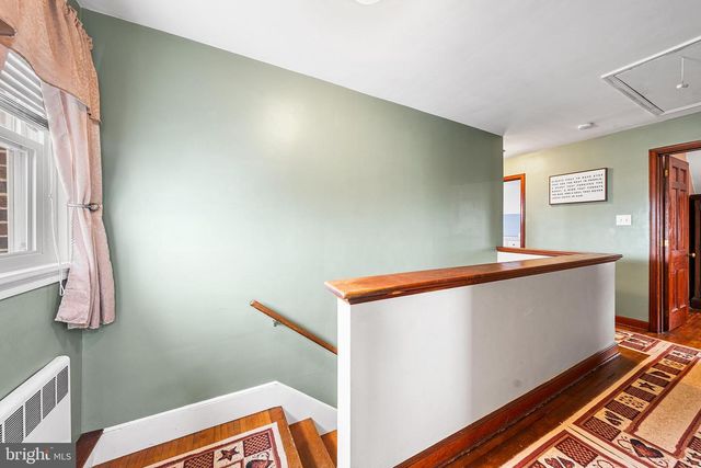 24 SYCAMORE ST, Hellertown, PA 18055