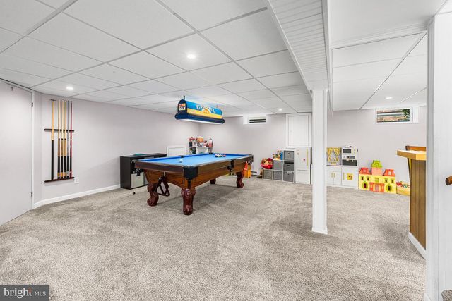 24 SYCAMORE ST, Hellertown, PA 18055