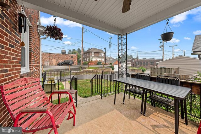 24 SYCAMORE ST, Hellertown, PA 18055