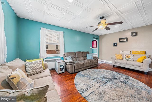 24 SYCAMORE ST, Hellertown, PA 18055