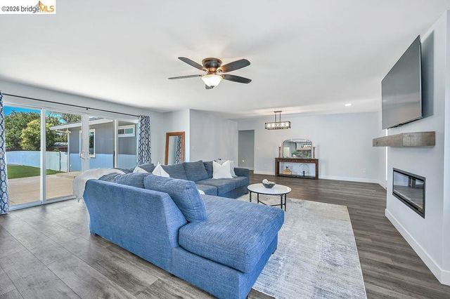1601 Apricot Way, Brentwood, CA 94513