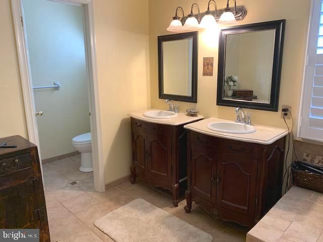 17 RANDOLPH CT, Newtown, PA 18940