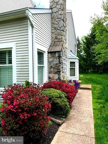 17 RANDOLPH CT, Newtown, PA 18940