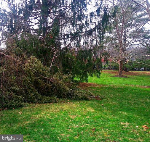 17 RANDOLPH CT, Newtown, PA 18940