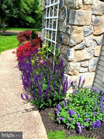 17 RANDOLPH CT, Newtown, PA 18940