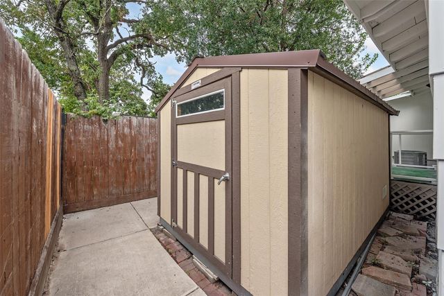 910 Judiway Street, Houston, TX 77018