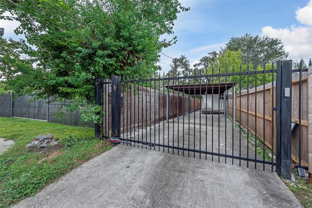 910 Judiway Street, Houston, TX 77018