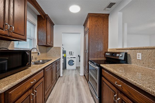 910 Judiway Street, Houston, TX 77018