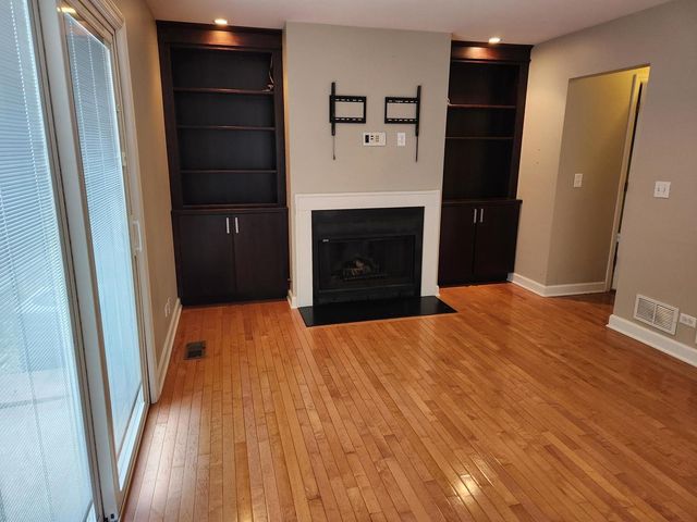 134 W WOOD Street 134, Palatine, IL 60067