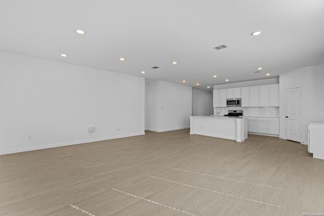 9423 Dassler Springs, Converse, TX 78109