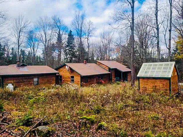 709 Reynoldston Road, North Bangor, NY 12966