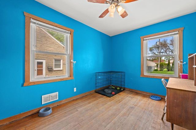 320 W Van Norman AVENUE, Milwaukee, WI 53207