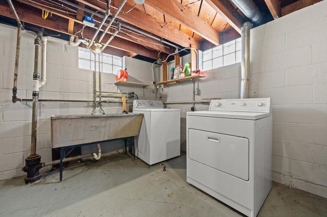 320 W Van Norman AVENUE, Milwaukee, WI 53207