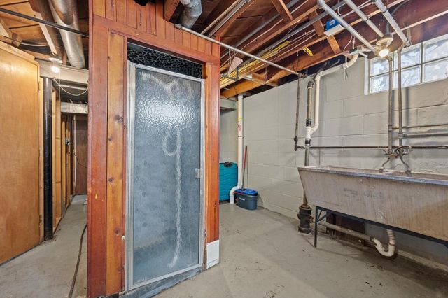 320 W Van Norman AVENUE, Milwaukee, WI 53207
