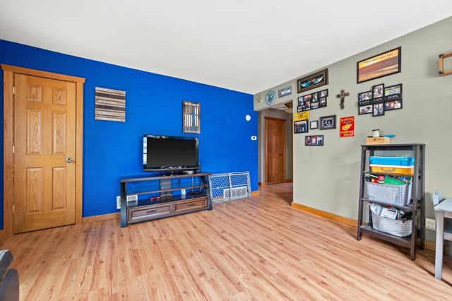 320 W Van Norman AVENUE, Milwaukee, WI 53207