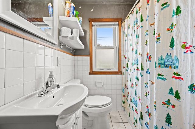 320 W Van Norman AVENUE, Milwaukee, WI 53207