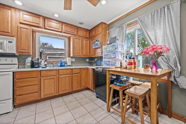 320 W Van Norman AVENUE, Milwaukee, WI 53207