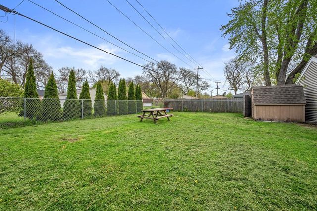 320 W Van Norman AVENUE, Milwaukee, WI 53207
