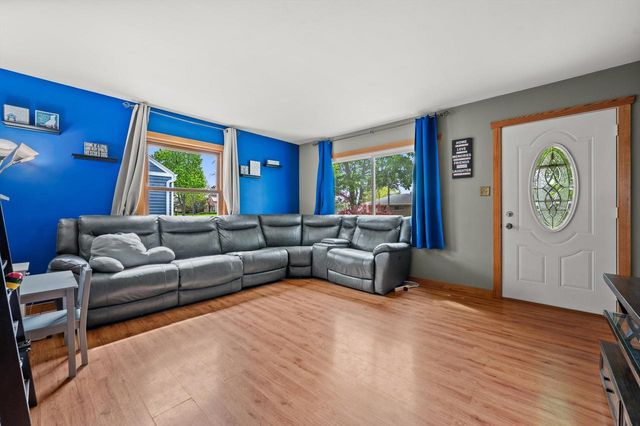 320 W Van Norman AVENUE, Milwaukee, WI 53207